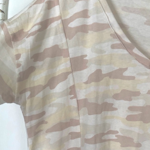 Lucky Brand. White camo t-shirt. Medium - Picture 3 of 9